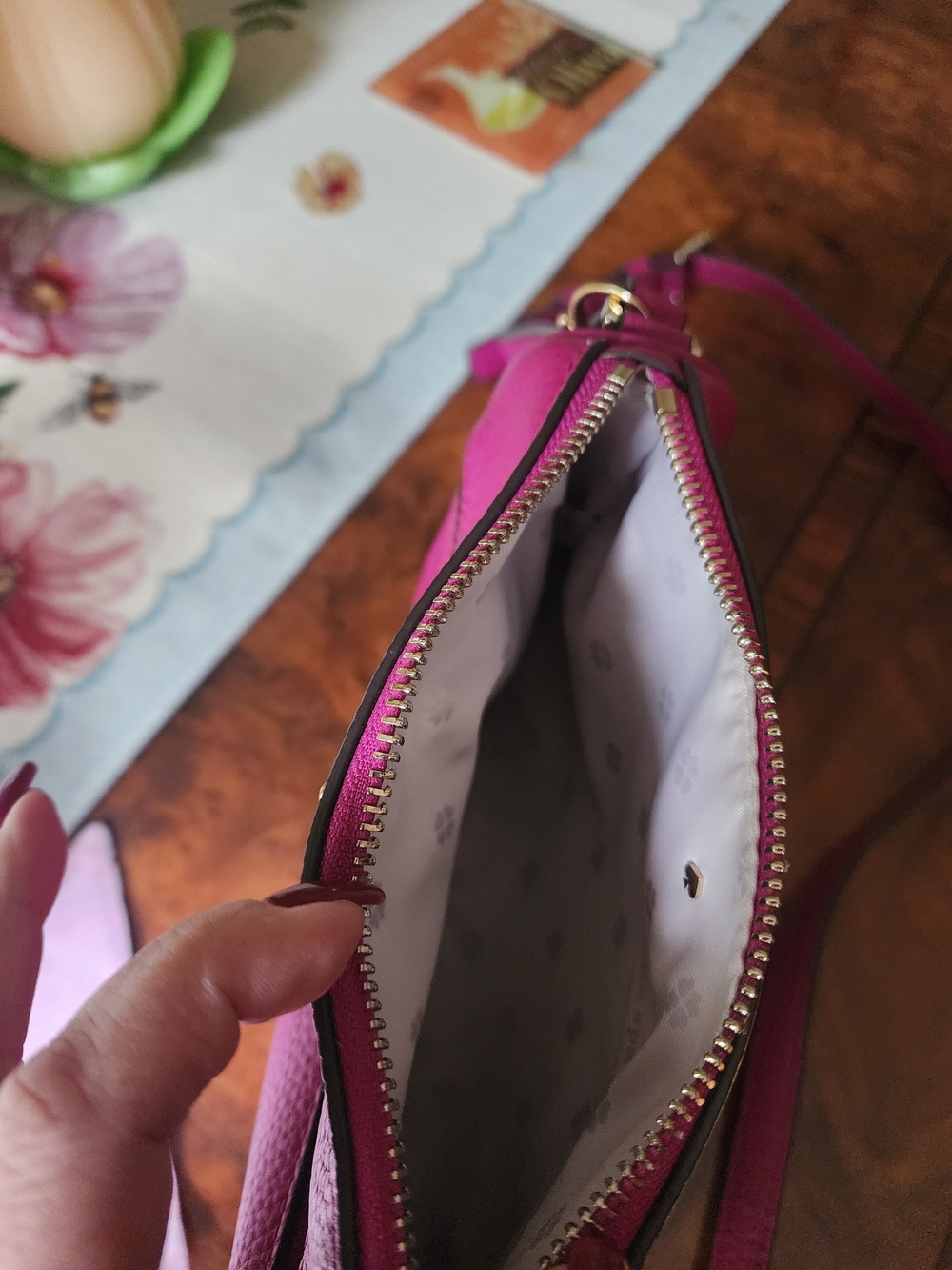 💗Kate Spade Crossbody Purse with Floral Scarf & Purse Charm – Pink/Fuchsia - Picture 4 of 7
